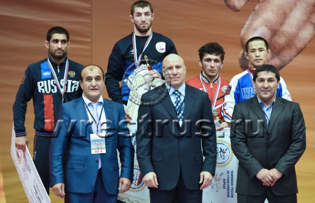 Донские борцы завоевали больше всех золотых наград на Чемпионате России по греко-римской борьбе 